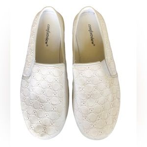 Comfortview Camellia Eyelet Mule Shoes Size 9 1/2 Wide